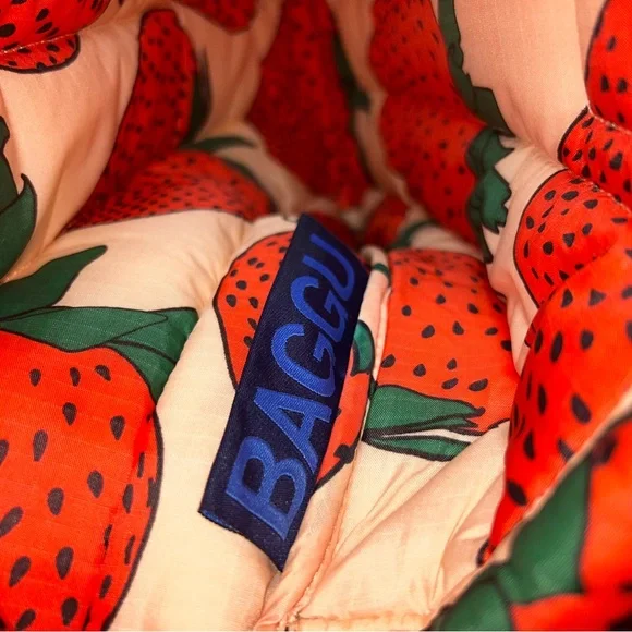 Baggu Strawberry Print Puffy Hook & Loop Tablet Sleeve Pouch - Picture 5 of 12